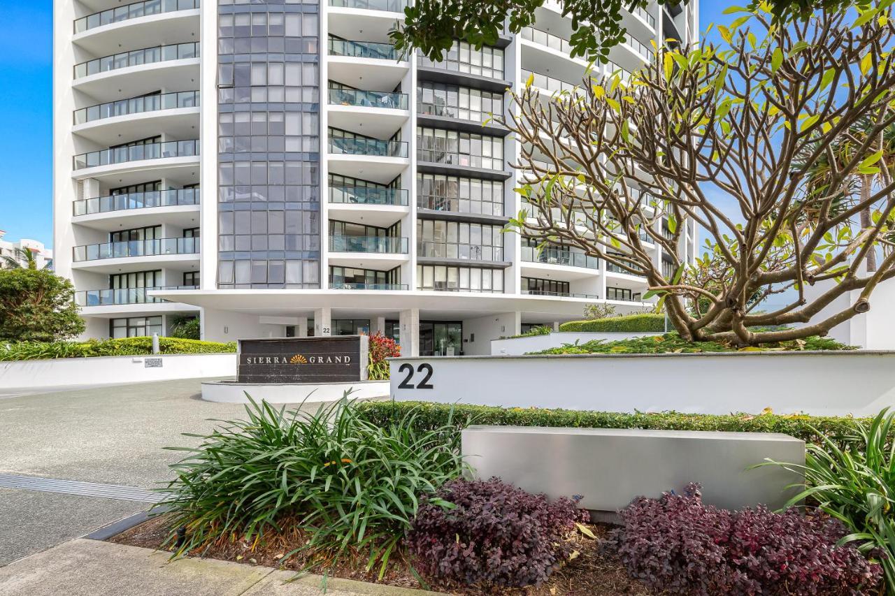 Sierra Grand Broadbeach - Self Contained & Privately Managed Apartments ゴールドコースト エクステリア 写真