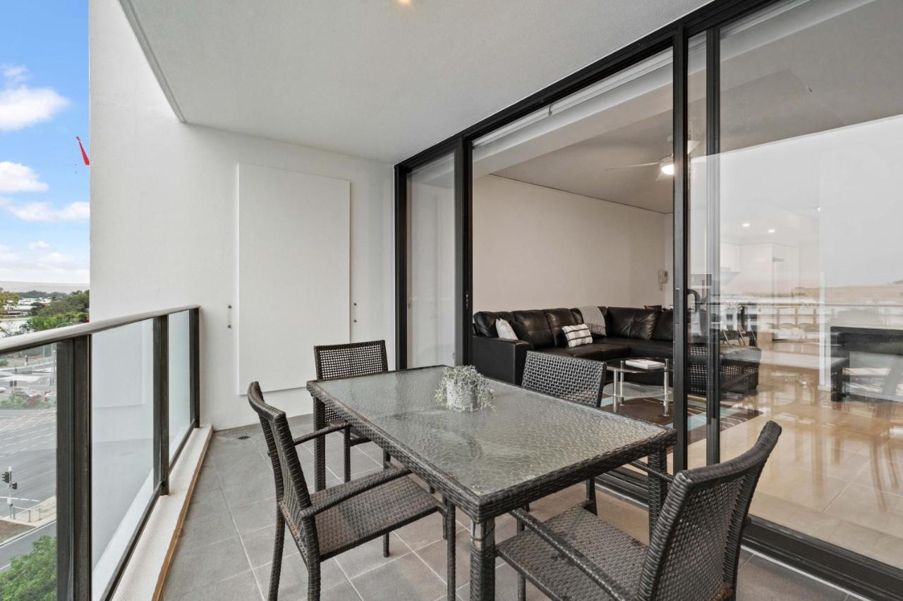 Sierra Grand Broadbeach - Self Contained & Privately Managed Apartments ゴールドコースト エクステリア 写真
