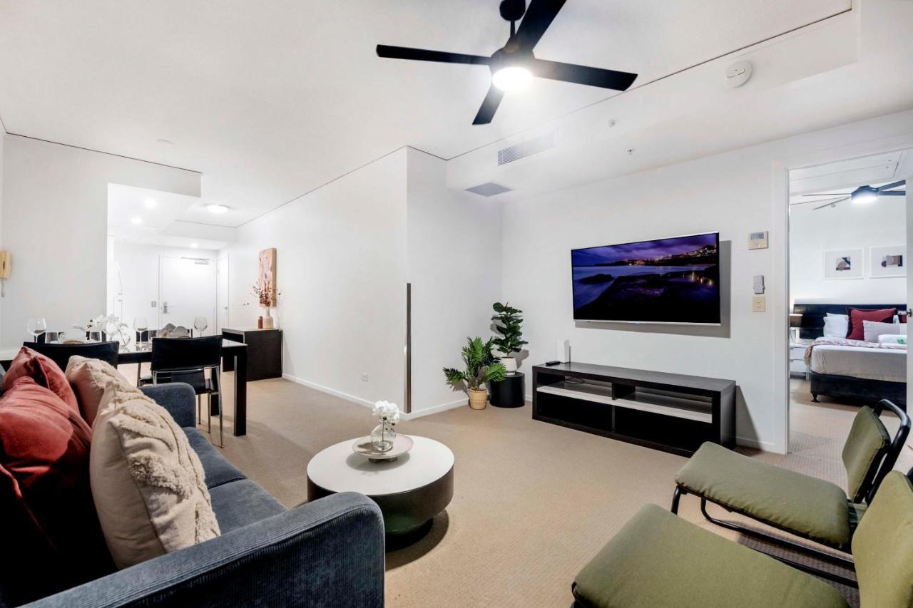 Sierra Grand Broadbeach - Self Contained & Privately Managed Apartments ゴールドコースト エクステリア 写真