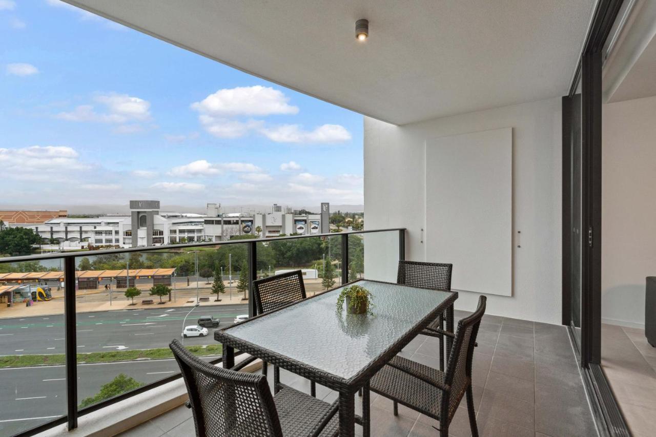 Sierra Grand Broadbeach - Self Contained & Privately Managed Apartments ゴールドコースト エクステリア 写真