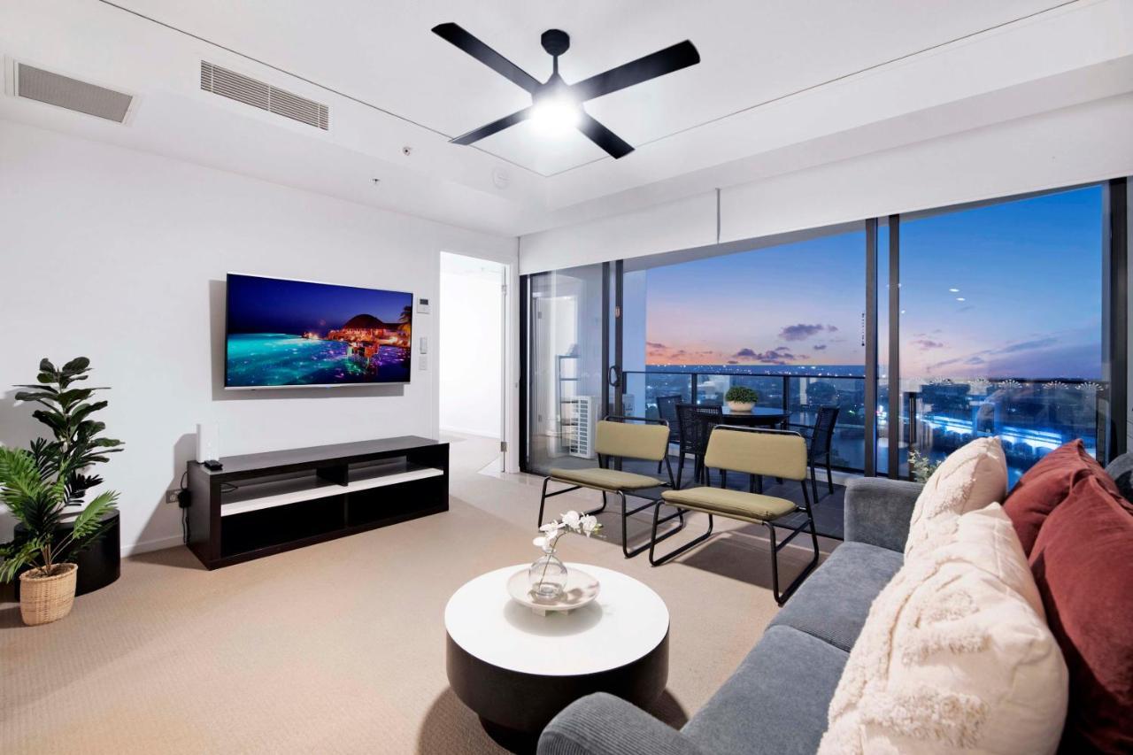 Sierra Grand Broadbeach - Self Contained & Privately Managed Apartments ゴールドコースト エクステリア 写真