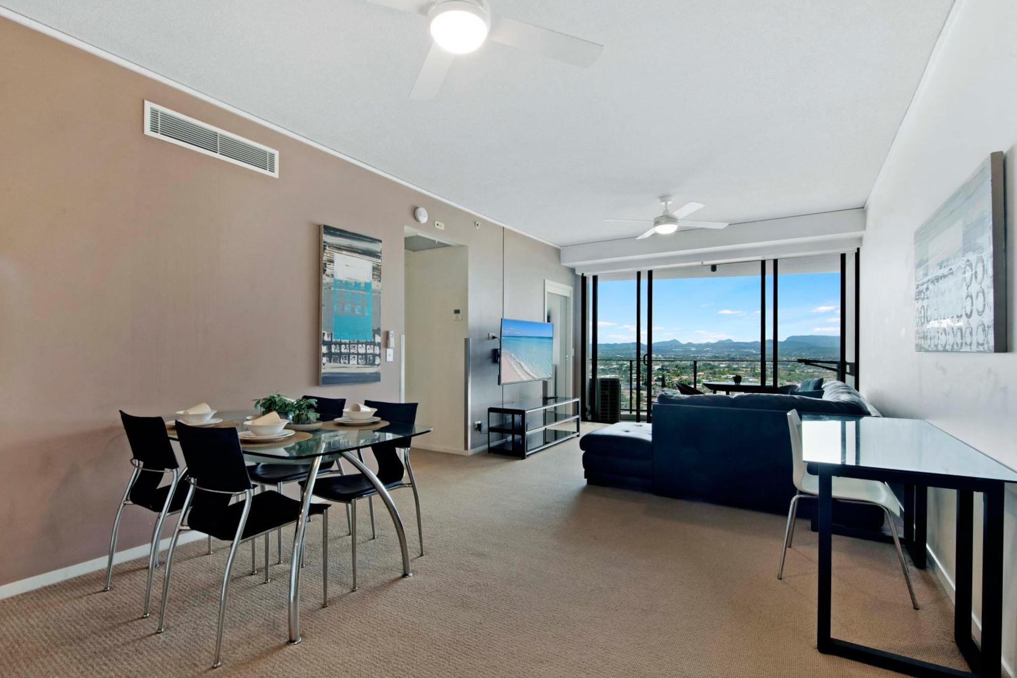 Sierra Grand Broadbeach - Self Contained & Privately Managed Apartments ゴールドコースト エクステリア 写真
